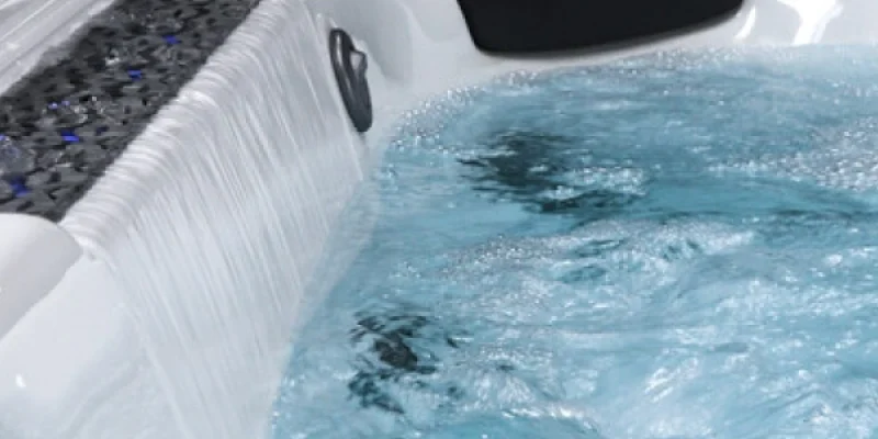 illuminated_infinity_edge_waterfall